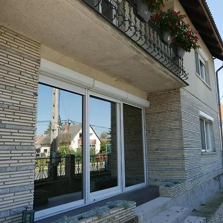 Apartment Szabo Porta Vendeghaz *